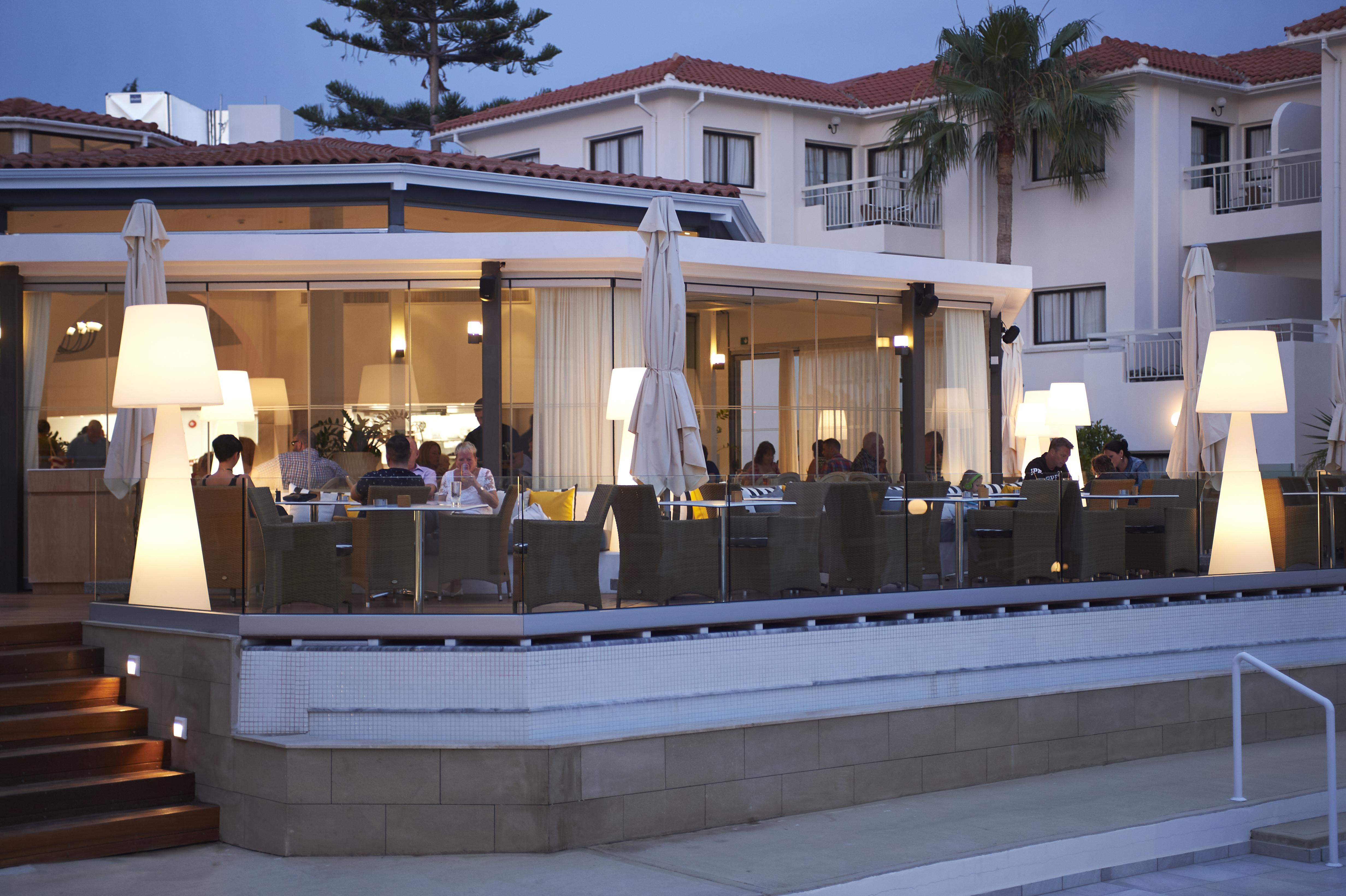 King Jason Paphos - Designed For Adults By Louis Hotels Luaran gambar