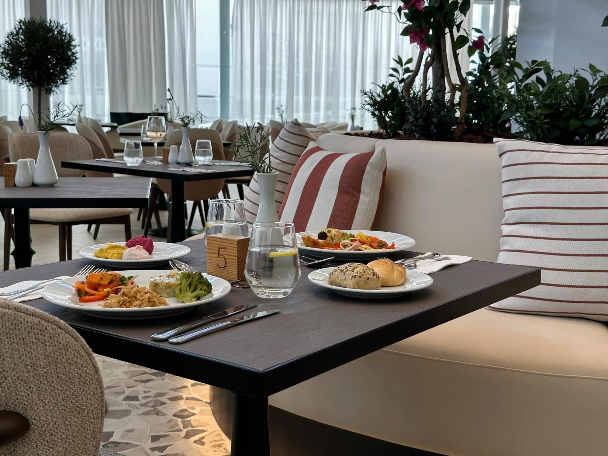 King Jason Paphos - Designed For Adults By Louis Hotels Luaran gambar