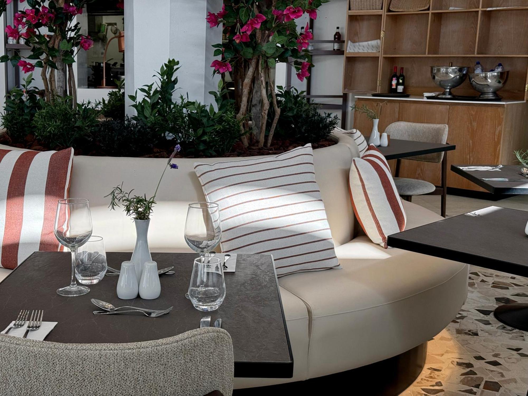 King Jason Paphos - Designed For Adults By Louis Hotels Luaran gambar