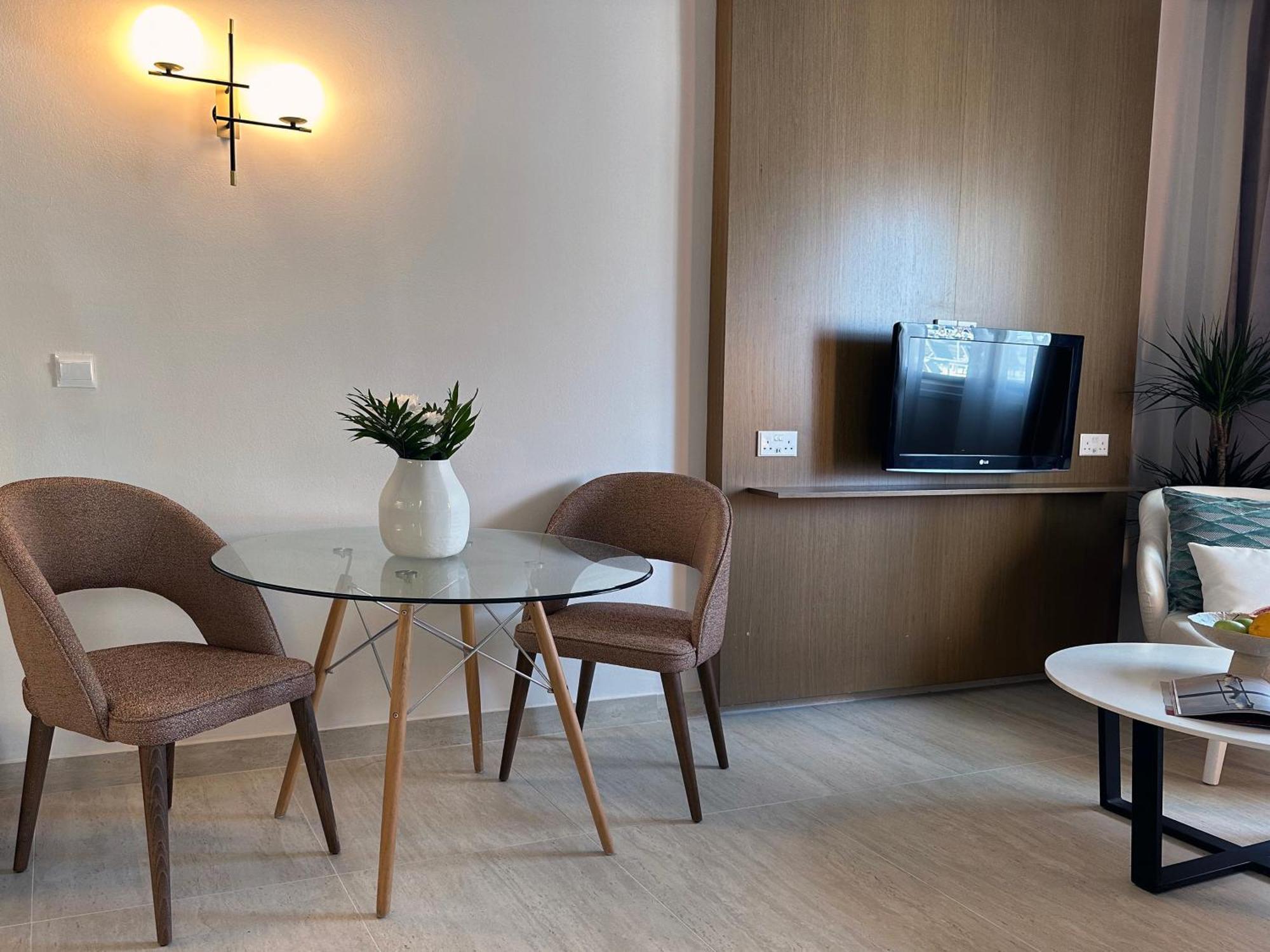 King Jason Paphos - Designed For Adults By Louis Hotels Luaran gambar